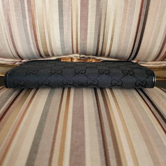 GUCCI Monogrammed Wallet with Bamboo Closure in Black I Size 7' X 3.5' inch - Picture 6 of 15
